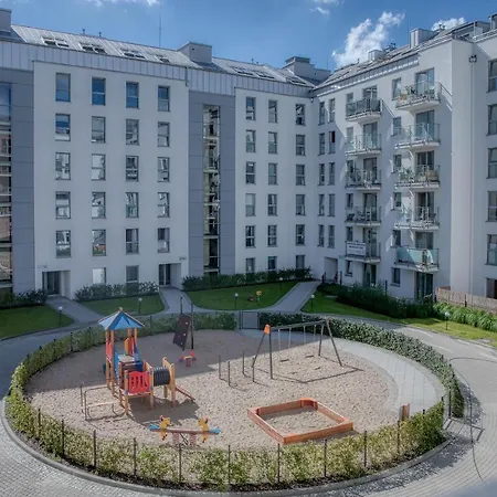 B12 By Marina - Old Town Aparthotel