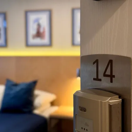 B12 By Marina - Old Town Aparthotel