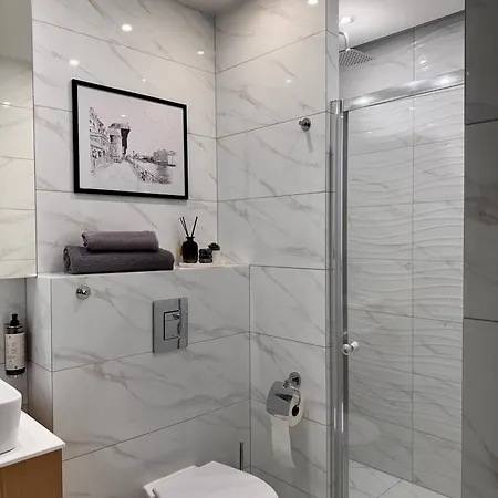 B12 By Marina - Old Town Aparthotel Danzica