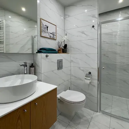 B12 By Marina - Old Town Aparthotel