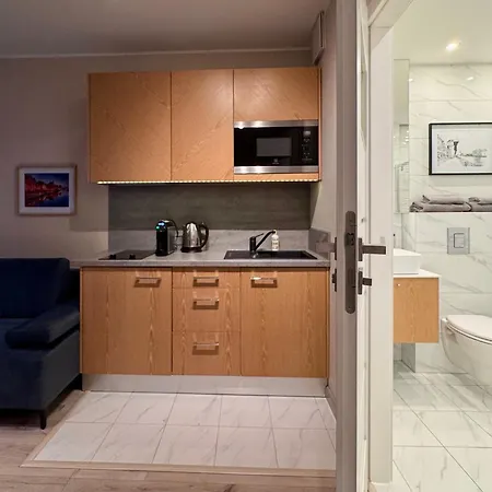 Aparthotel B12 By Marina - Old Town 4*