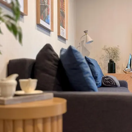 B12 By Marina - Old Town 아파트호텔