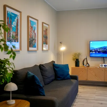 B12 By Marina - Old Town Aparthotel