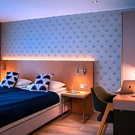 B12 By Marina - Old Town Aparthotel