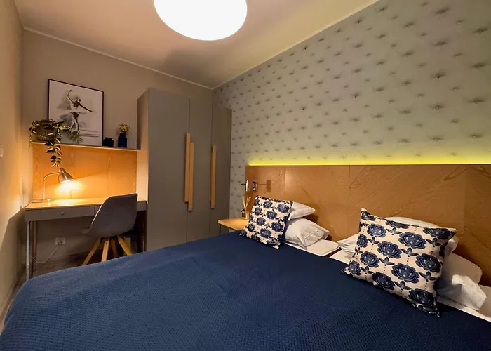 Apartmanhotel B12 By Marina - Old Town 4*