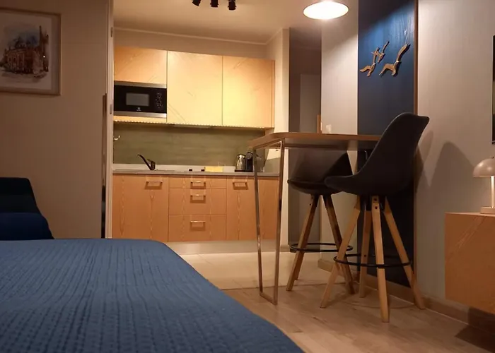 B12 By Marina - Old Town Aparthotel