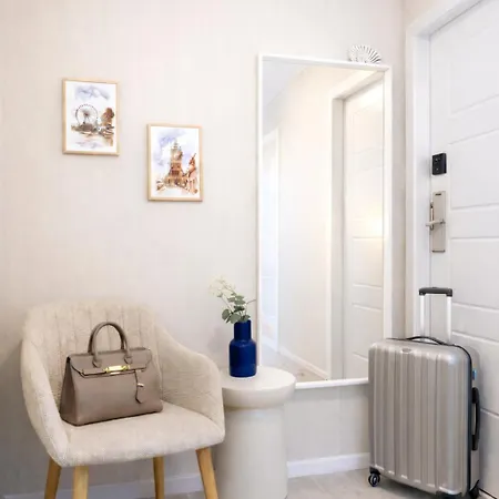 B12 By Marina - Old Town Aparthotel